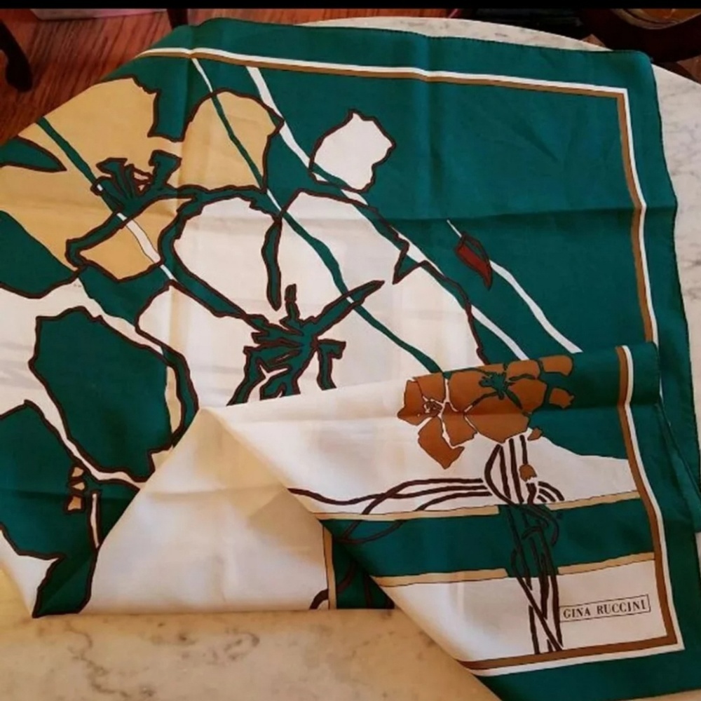 Vintage 80's Gina Ruccini scarf